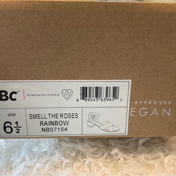 🎉6xHP - Walking on Sunshine🎉 Born in California Rainbow Sandals 6.5M - Picture 7 of 7